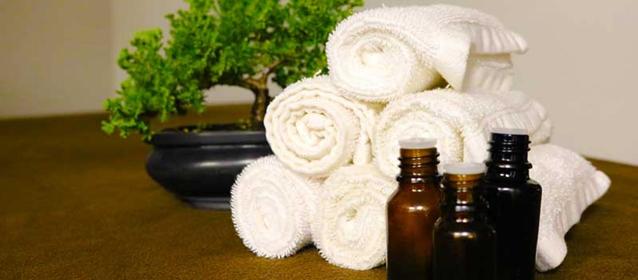 Choosing the Best Sheets and Towels for Your Massage Table All Things Massage